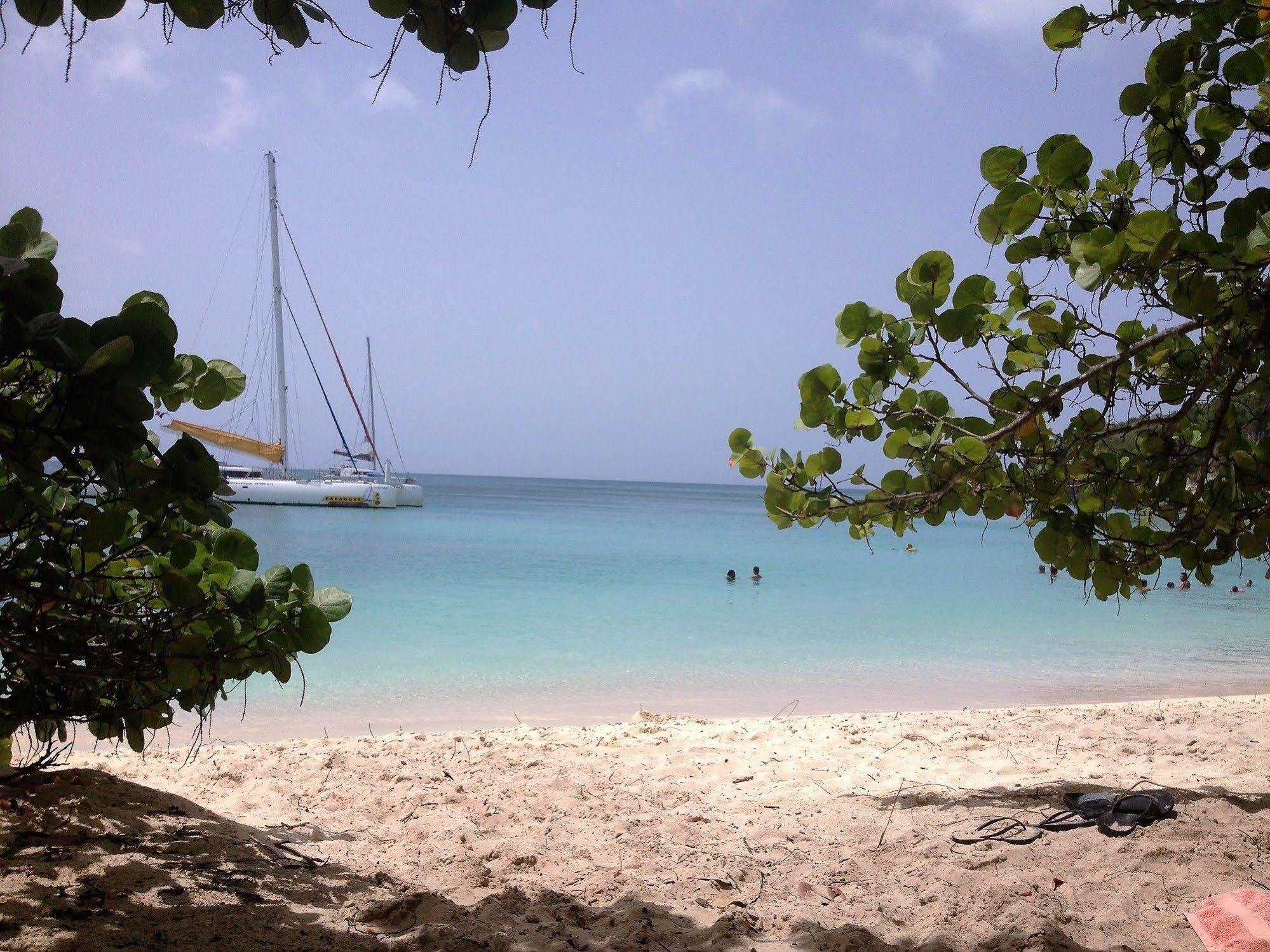 Ti.Maanga Vue Mer Pieds Dans L'Eau Saint-Francois (Grande-Terre) Exterior foto